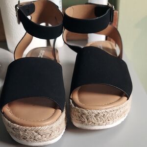 Soda Black and Tan Espadrille Shoes with Platform Sole